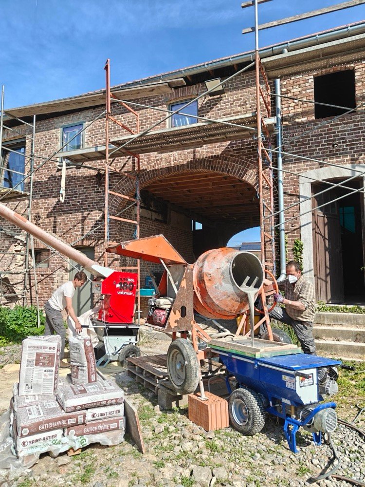 Projection chaux-chanvre Saint-Astier — chantier CARTDESIGN